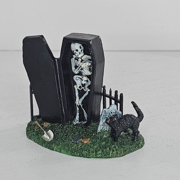 Lemax Spooky Town Figurine Spooky Graveyard #62201 Skeleton Coffin Black Cat - Picture 5 of 7